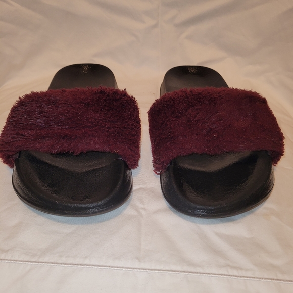 Barerun Furry Slippers Burgandy or Maroon - Picture 2 of 8